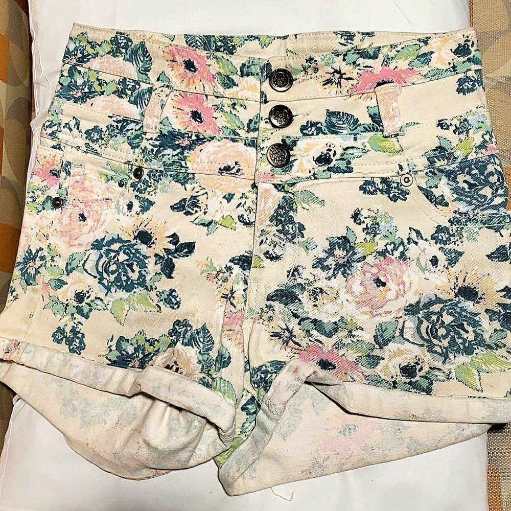 1st Kiss High Waisted Floral Denim Shorts Size 7